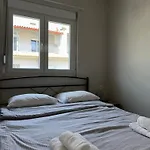 Cozy And Central Apartment