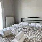 Cozy And Central Apartment